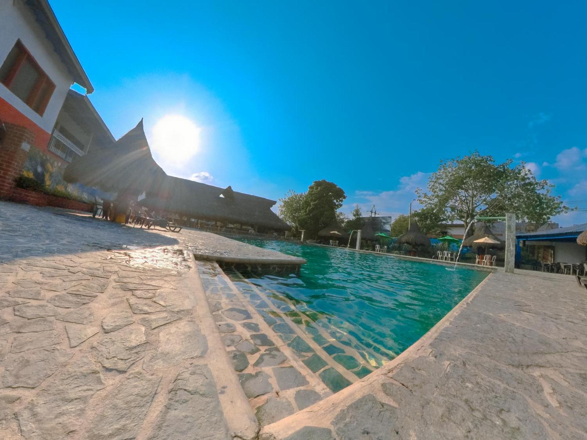 Hotel Acuarela Del Rio Santa Fe de Antioquia Buitenkant foto